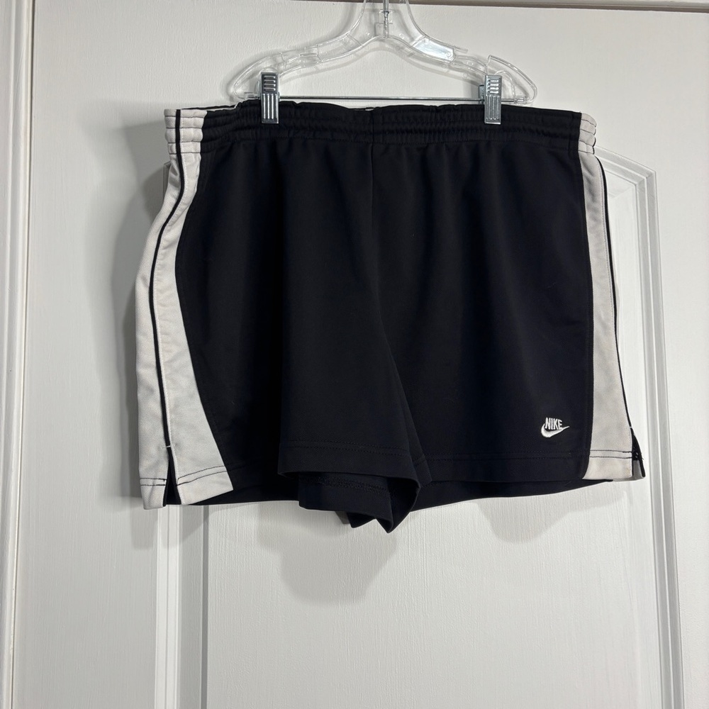 Nike Vintage Black Athletic Shorts Size XL